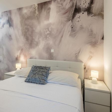 Mila Apartment Kastela Bagian luar foto
