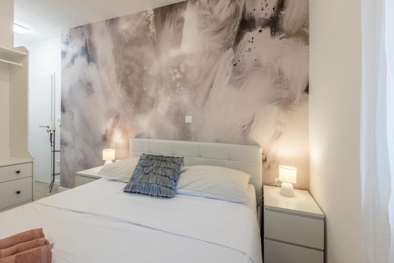 Mila Apartment Kastela Bagian luar foto