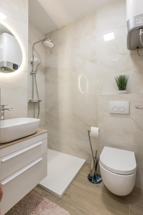 Mila Apartment Kastela Bagian luar foto